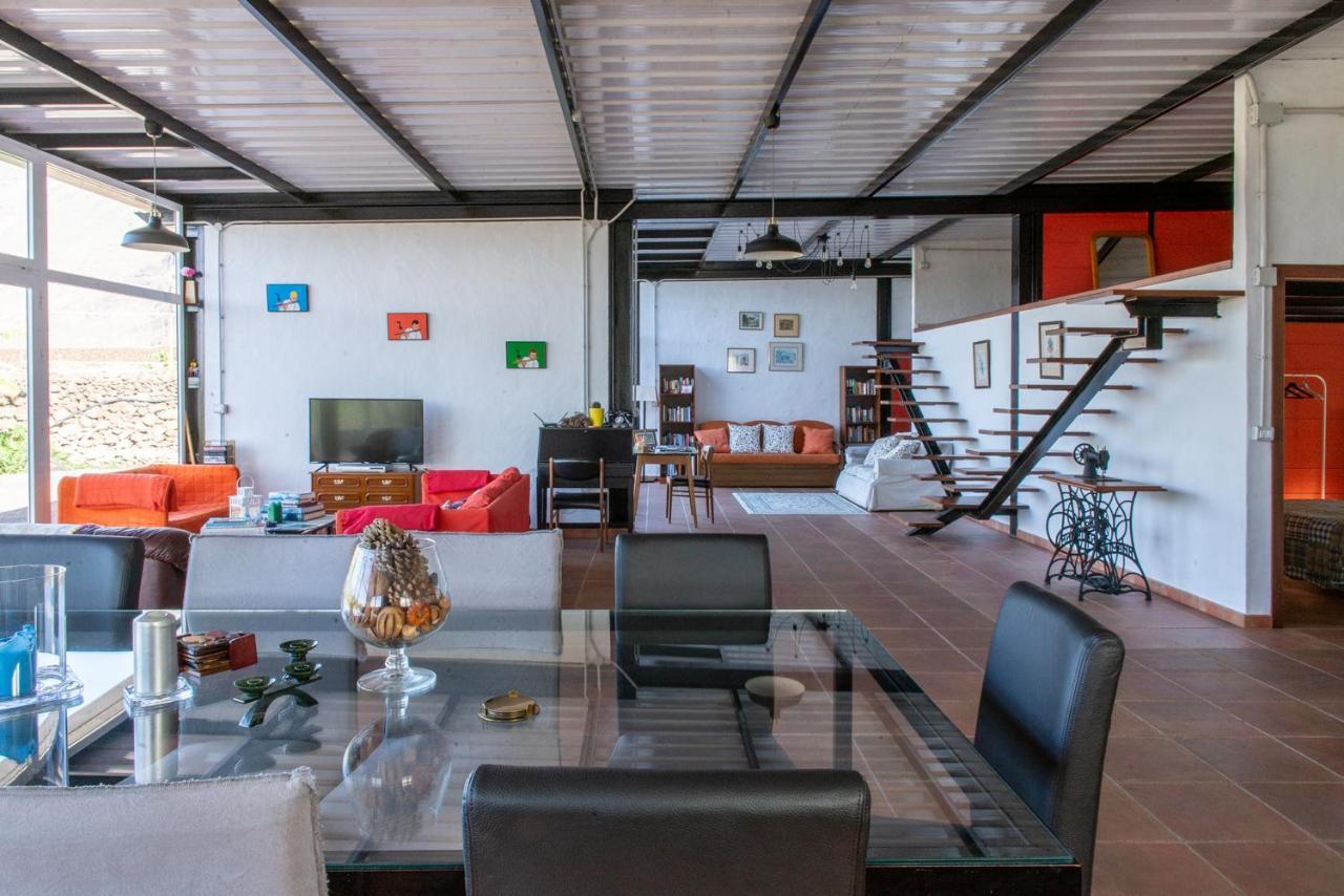 Amazing Coast House On A Tranquil Organic Farm