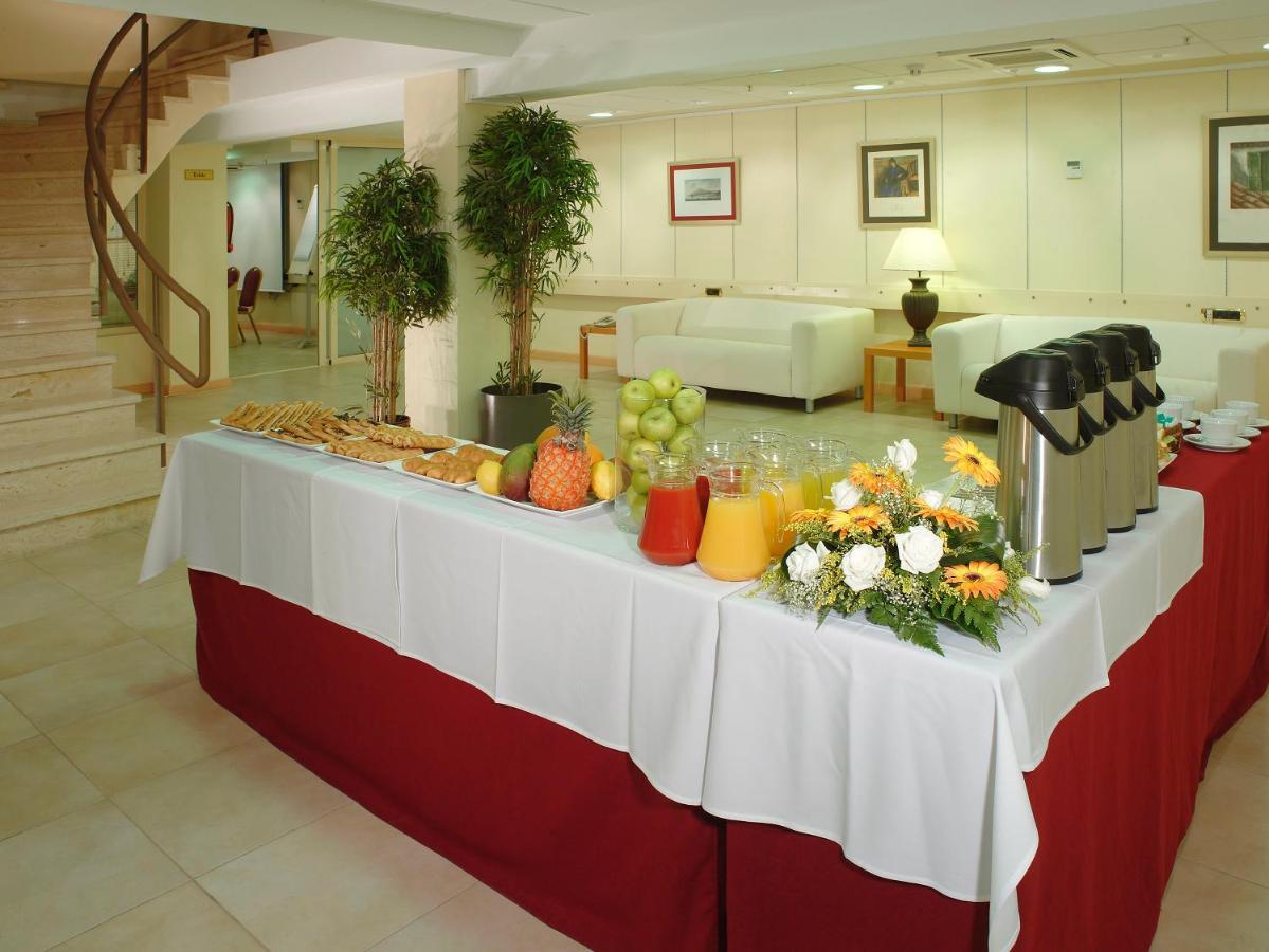 Adonis Pelinor Hotel 2*