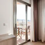 Apartamentos Blanco y Negro - Recien reformado