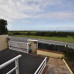 Chalet Adosado Con Encanto Junto Al Mar, En Castro Urdiales