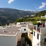 Puerta Bubion Apartamentos