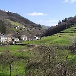 Apartamentos Rurales Lin de Colás