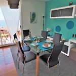 Nuria Seaview Beach-Apartment