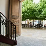 Room-Independent In Vilafranca Center