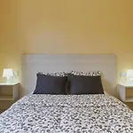 Room-Independent In Vilafranca Center