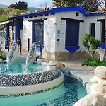 Casa completa para parejas jacuzzi piscina y wifi cerca al Caminito del Rey Málaga España