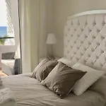 Mi Capricho A17 Beachfront Apartment