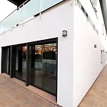 Villa Moderna Con Piscina Individual