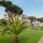 Apartamento De 3 Habitaciones, Zona Muy Tranquila A Unos Minutos De La Playa