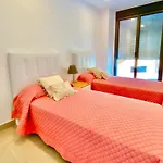 Chalet Con Piscina Privada En La Urb. De Puerto Rey
