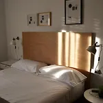 Tres Puentes Anguiano Apartamentos Y Hostal