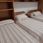 Apartamento con terraza y vistas al mar
