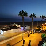 Primera línea de playa. Zona playa Costilla. Rota