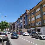 Piso Amplio Y Luminoso- Recien Reformado