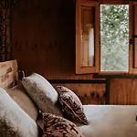Durmiendo Entre Arboles, Bonita Cabana En La Rioja