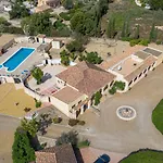 Casa Mari - Fabulous Semi-Detached Villa With Swimming Pool, Tennis Court And Huge Gardens