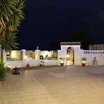 Casa Mari - Fabulous Semi-Detached Villa With Swimming Pool, Tennis Court And Huge Gardens