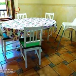 Casa Amplia Con Jardín Y Aparcamiento G-100147