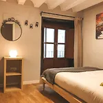 Apodaca Rooms
