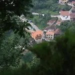 Apartamentos Valdecarzana \
