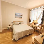 Apodaca Rooms