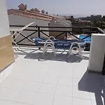 Penthouse With Great Views , Sun All Day , Wifi , New Kitchen.