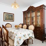 Home2Book Spacious Classic Design Apartment Center