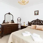 Home2Book Spacious Classic Design Apto Sc Center