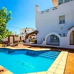 R116 Casa Adosada Con Piscina Privada En Cunit