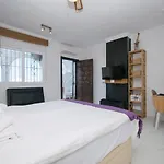 087 Design Studio - Alicante Holiday
