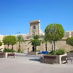 Sunny Apartment Near The Beach