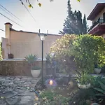 Florit Flats - The Orange Lemon Tree House