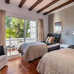 Newly renovated 3 bedroom apt next to Puerto Banús
