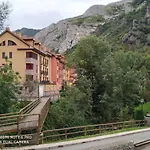 Florez Estrada 5, Pola de Somiedo