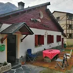 cAsA AmigA chalet entre Canfranc Estación y Candanchú