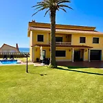 Casa Con Piscina Junto Al Mar