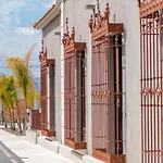 La Casa Gris Boutique Home