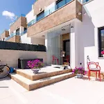 Manantial. Precioso Duplex Con Piscina Privada.