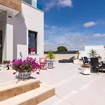 Manantial. Precioso Duplex Con Piscina Privada.