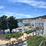 Passeig II - Apartment In Cadaques Center With Sea Views