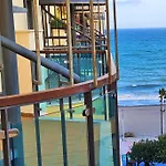 Luxury Penthouse With Ocean Views &Private Jacuzzi