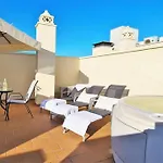 Luxury Penthouse With Ocean Views &Private Jacuzzi