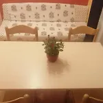 Coqueta casita con jardin desde 5 noches