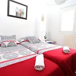 El rincon del pintorEnorme piso a 100mt Laurel