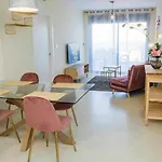 Pink y Marble Sea View Apartment