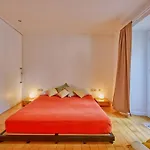Casa De Pueblo Junto Barcelona Centro