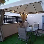 Gran terraza con piscina