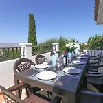 Tess Villa Moscatel