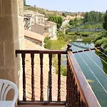 Apartamento histórico siglo XIV con vistas al río y parking en Valderrobres