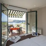 Apartamentos Turisticos Playa De Tapia